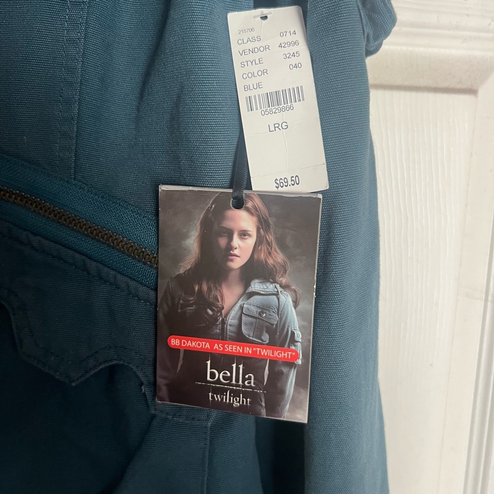 TWILIGHT “BELLA” JACKET - VERY RARE - Picture 4 of 4
